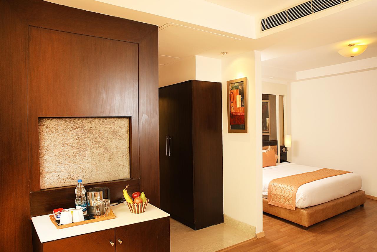Inde Hotel Vista Woods Huda City Centre, Gurgaon Exterior foto