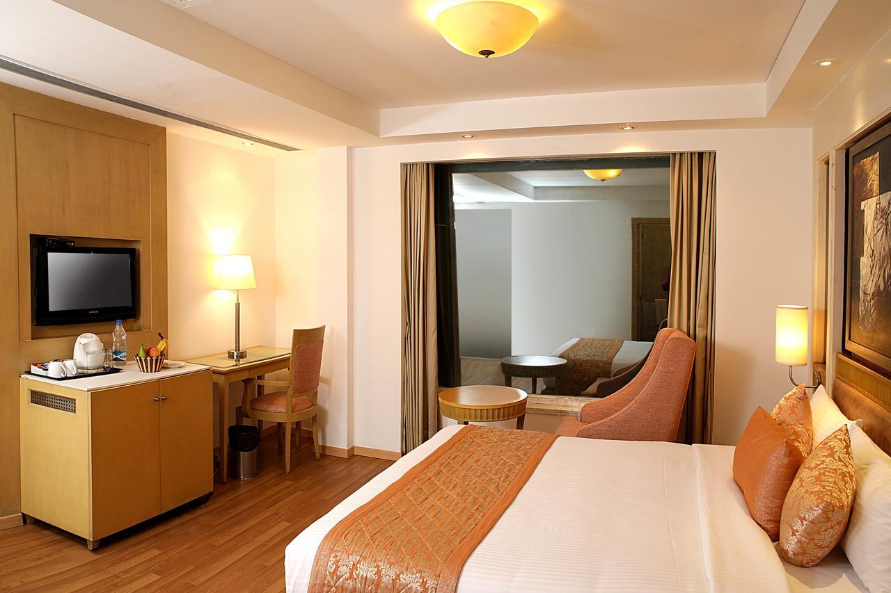 Inde Hotel Vista Woods Huda City Centre, Gurgaon Exterior foto